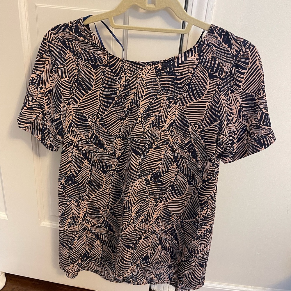 Sienna sky pink and navy Aztec print short sleeve top.